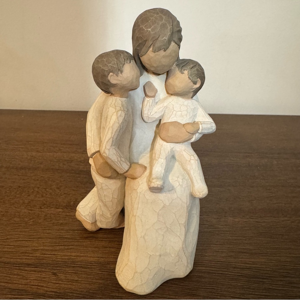 New WILLOW TREE Quietly Figurine Mother and Children Scene